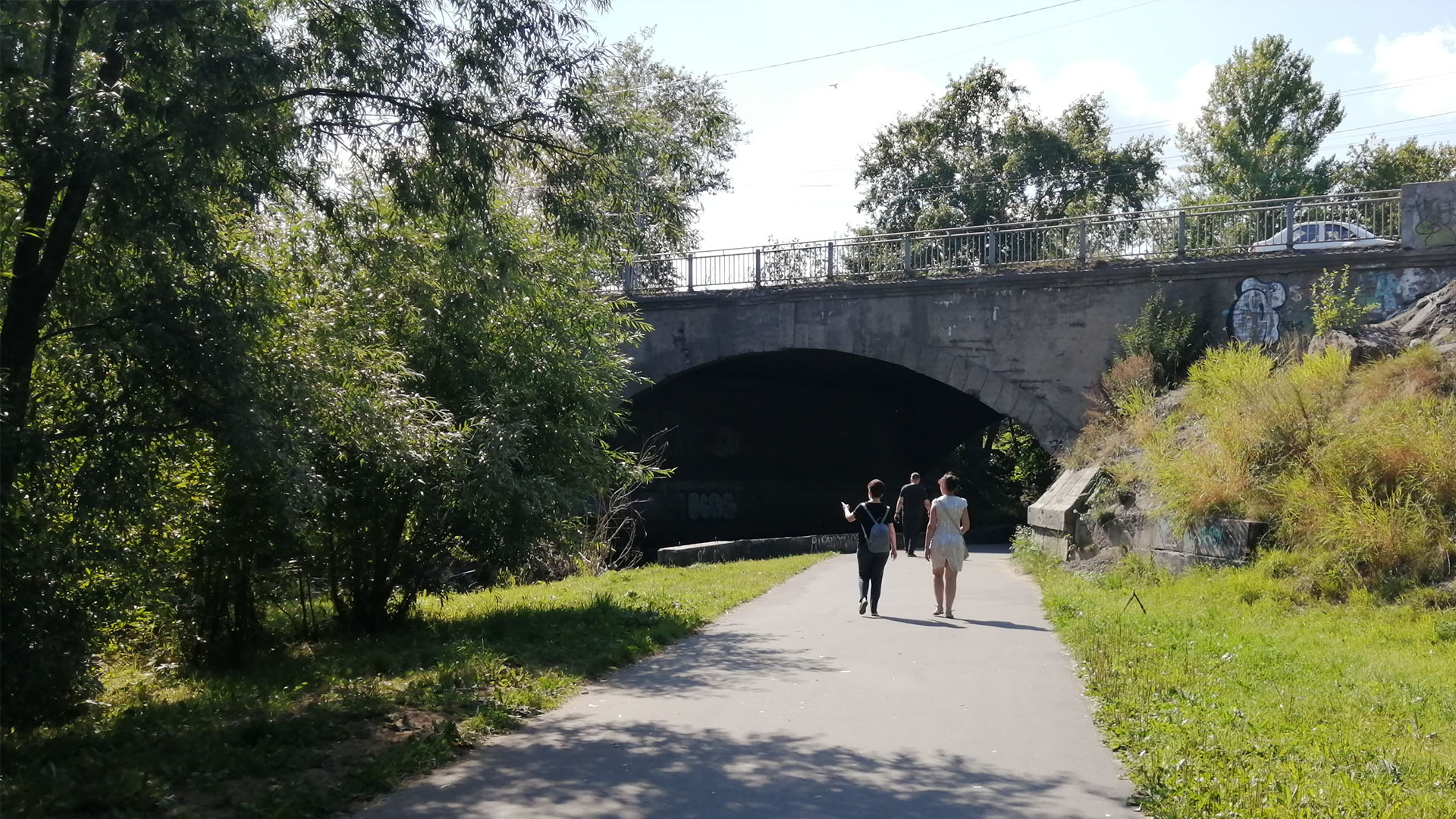 Дорога ведущая под Советский мост.